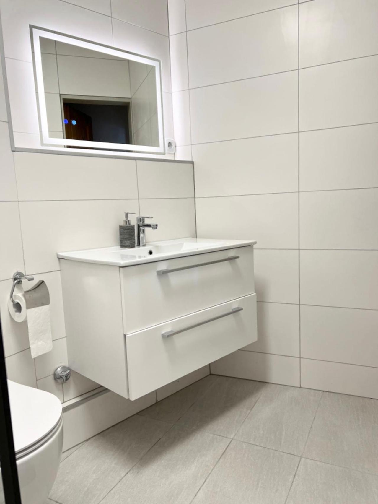 Duesseldorf Messe, 2-Bedroom Duplex Apartment With Terrace And Garden Exterior foto